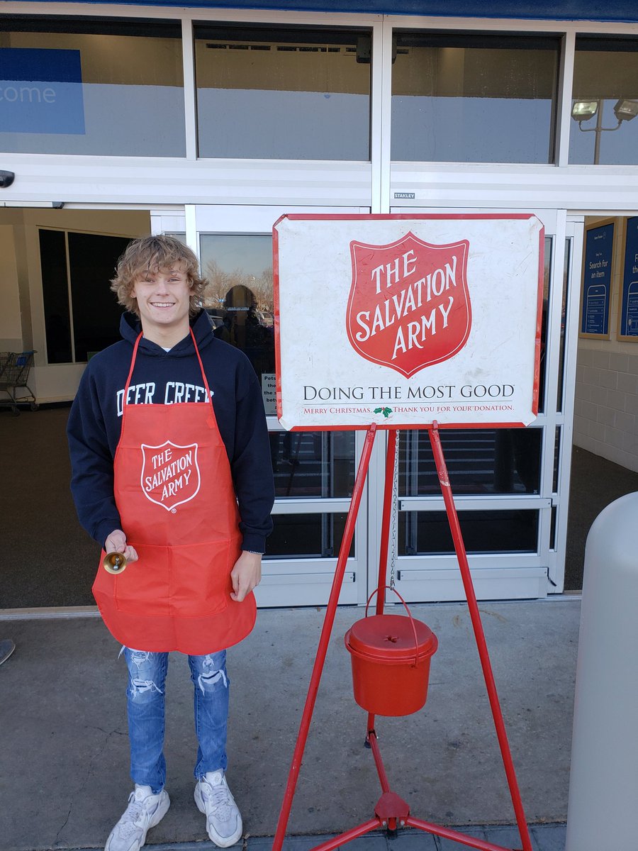 DeerCreekFB's tweet photo. Many thanks to The Salvation Army Central Oklahoma Area Command for allowing us to serve our community once again this past weekend. Serving our school and community will always be a top priority for The Creek Football Program. https://t.co/BxIJtj7sTK