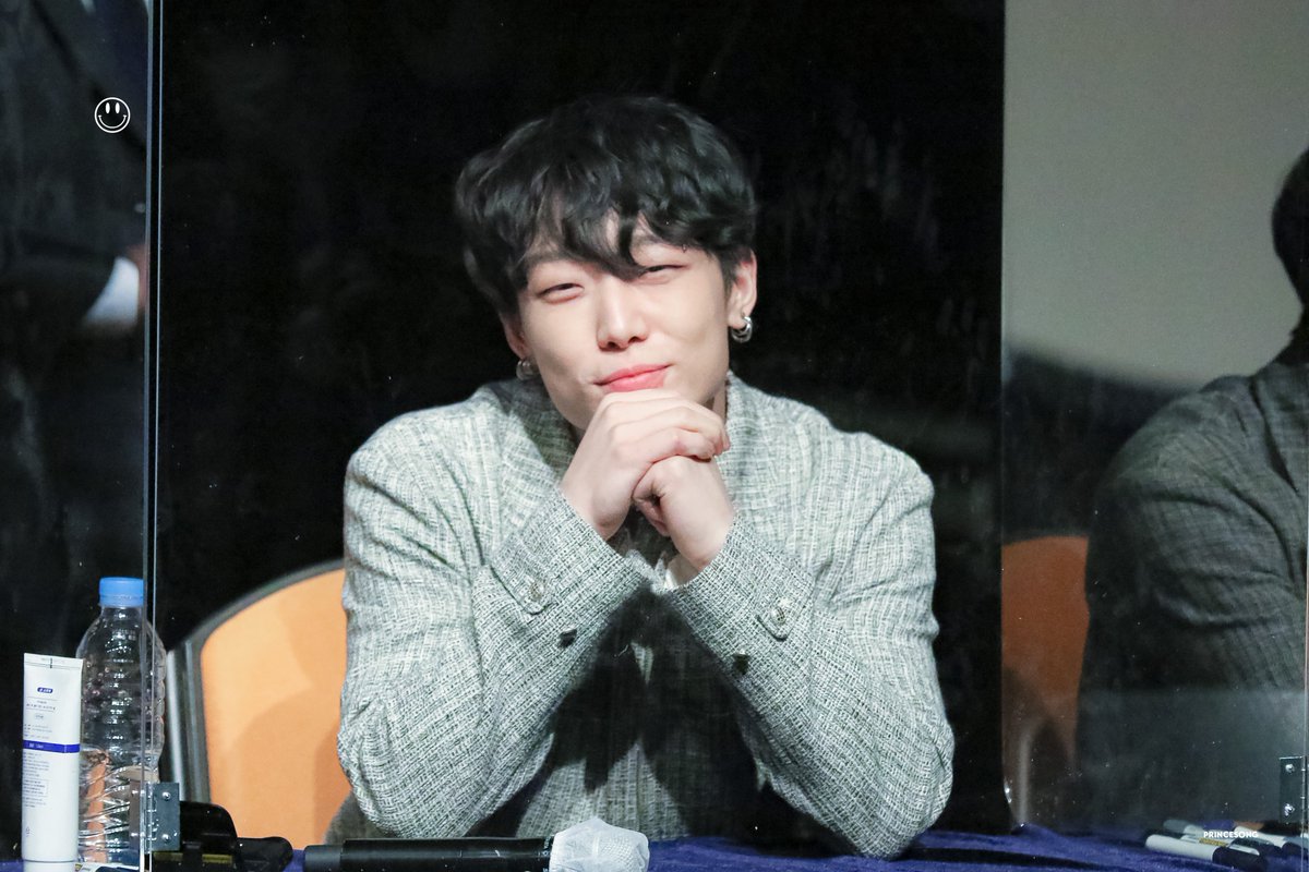 PRINCESONG0208's tweet photo. #LuckyManBOBBYDay 🤘

#BOBBY #바비 
@bobbyranika https://t.co/wuTs87X0gj