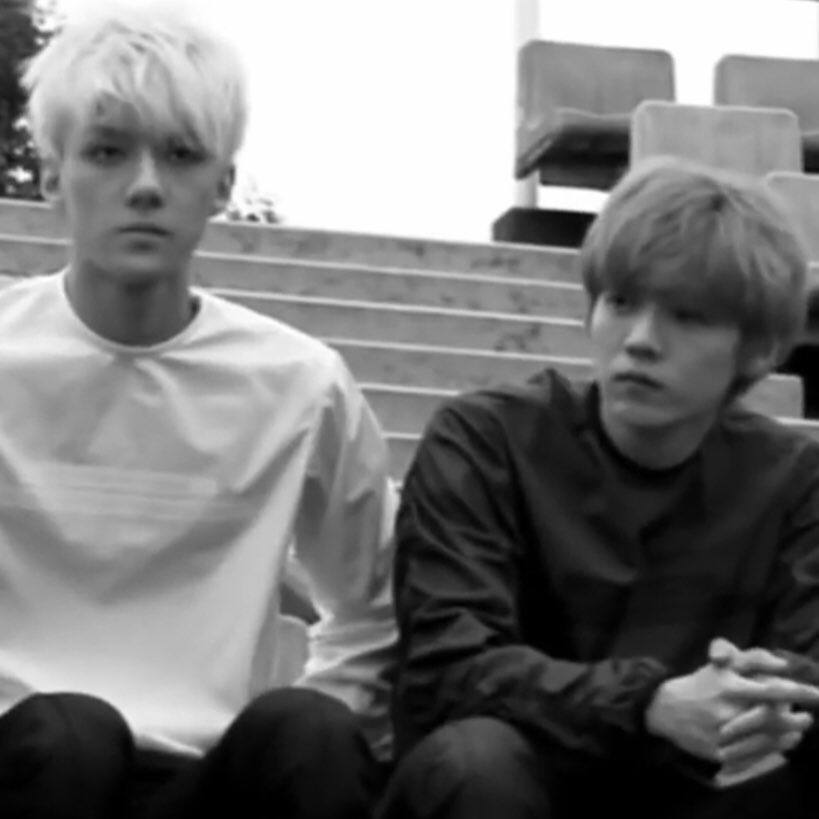blueberrene's tweet photo. เราชาวฮุนฮานขอยกให้วันนี้เป็นวันสำคัญ #HappyHunhanDay #hunhan1220 https://t.co/wgtegc8Orc