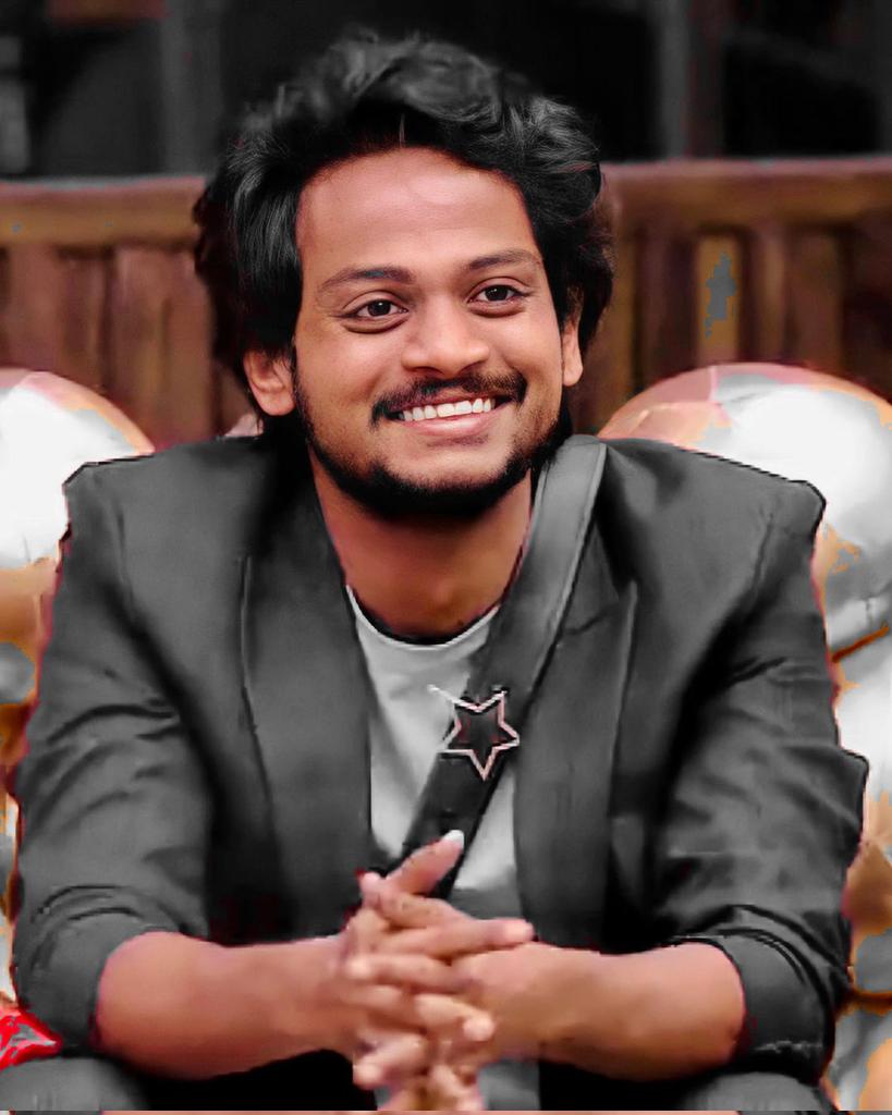 Harshita__yadav's tweet photo. His priceless smile 😘
#PeoplesWinnerShannu https://t.co/OdaoTwHcRM
