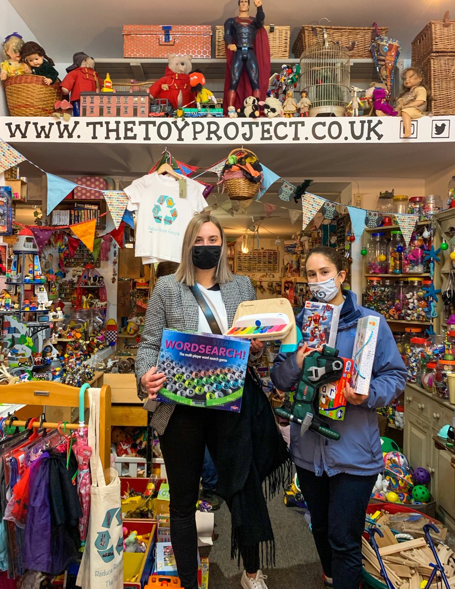 21Construction's tweet photo. Over the past few weeks we’ve been collecting toys and food to support those in need for @theTOYprojectuk and the @IslingtonF_bank and we’re so proud of the grand haul our 21ers managed to gather! 🎄🙌 https://t.co/qCQUIsuBo1