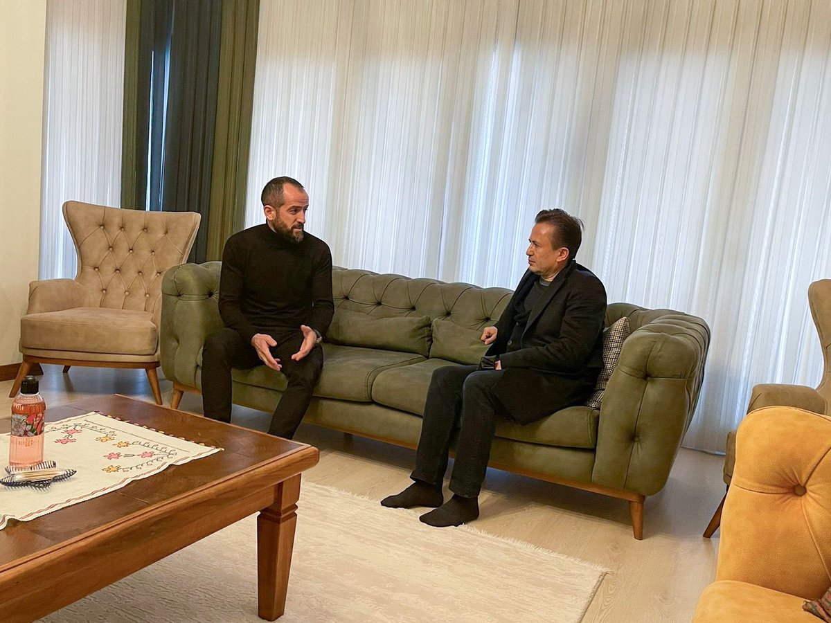 drsadiyazici's tweet photo. Geçtiğimiz günlerde babası Mehmet Hancı’yı ani bir kalp krizi ile kaybeden Meclis Üyemiz Erkan Hancı Beyefendi’ye taziye ziyaretindeyiz. Rabbim mekanını cennet etsin. Ailesine ve sevenlerine sabırlar diliyorum. https://t.co/bKTV1q2RlM