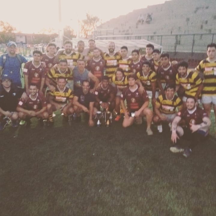OldKingClub1's tweet photo. Entrega de Trofeos del Seven OKC. Copa de Oro para Asunción Rugby Club, Copa de Plata para Santa Clara Rugby Club, Copa de Bronce para Cristo Rey Rugby Club https://t.co/5nLYEDqFb2