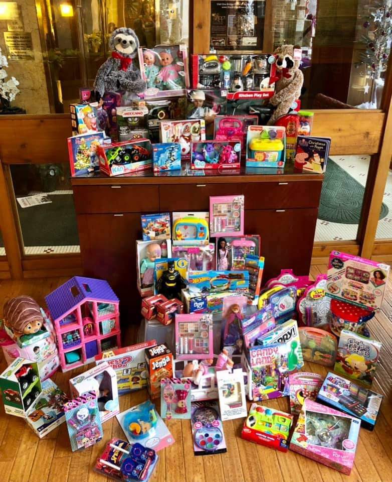 BankAtCity's tweet photo. The generosity throughout our communities is simply overwhelming. Many of our branches hosted toy drives, and it warms our hearts to see the volume of donations received. We are honored to play a part in bringing joy to local children this holiday season.
#CityNationalBank #CNB https://t.co/S6ALr6KDxJ