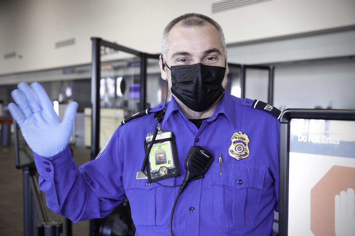 👋Hello! Just a friendly reminder on behalf of our friends with TSA. 
🎁If you're traveling this week with gifts in tow, keep them unwrapped! It will help the screening process go much smoother. 
✅For this and other holiday travel tips, visit our blog: 
qcairport.com/helpful-inform…