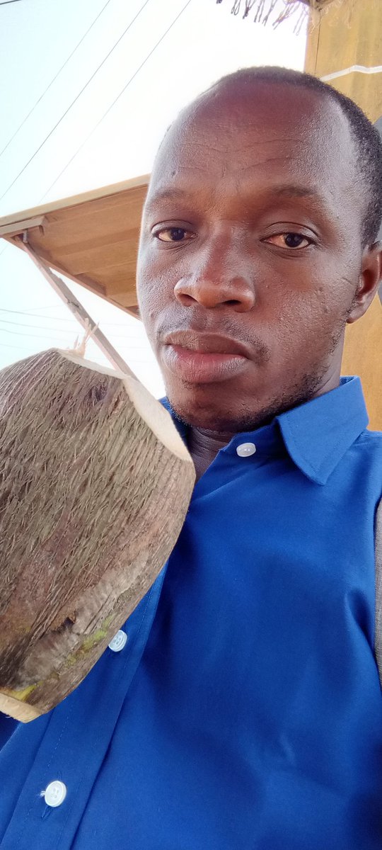 bonkena81's tweet photo. Good afternoon fellow Ghanaians harmattan is here again keep yourself hydrated. #cocohub #coconut_water @AnatuBogobiri @AnnanPerry @Priscy_MH @yinwomya https://t.co/OlOyLeVQzi