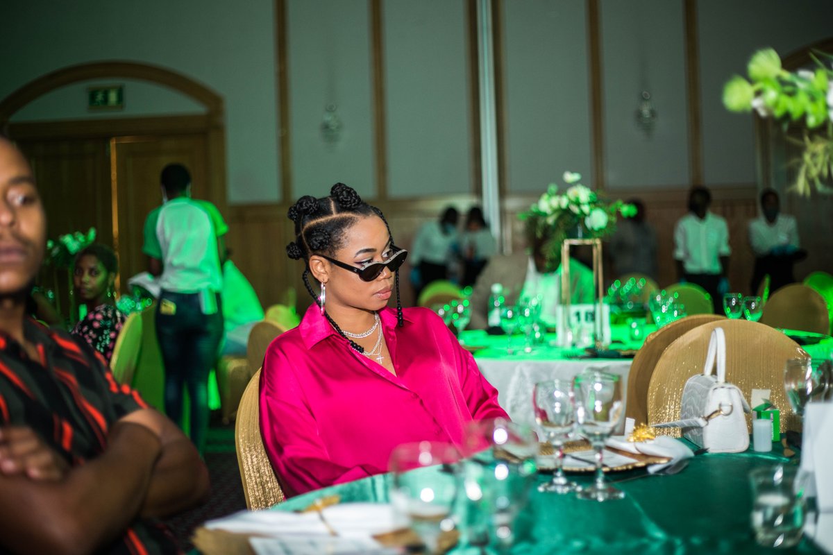 A night to remember! #NWAFundraisingGala #PNWA 
📸 Leo Viitch