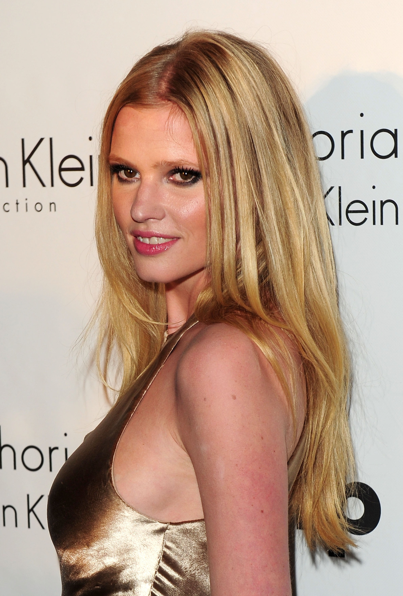 Happy Birthday dear Lara Stone! 