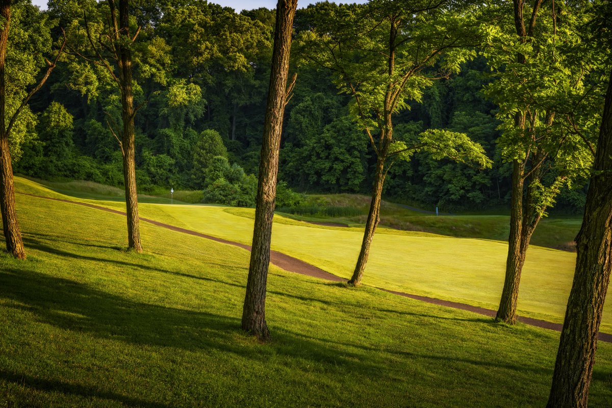 BobbyJonesLinks's tweet image. GolfDay has rated @OakShadowsGC as one of the top 25 public courses in the state of Ohio! 

See full article here --&amp;gt; bit.ly/33IzRR3