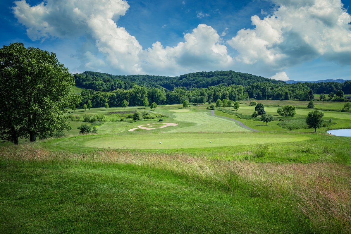 BobbyJonesLinks's tweet image. GolfDay has rated @OakShadowsGC as one of the top 25 public courses in the state of Ohio! 

See full article here --&amp;gt; bit.ly/33IzRR3