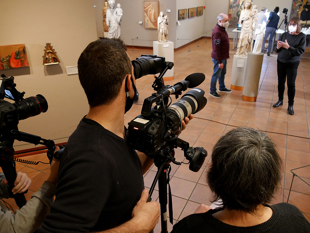patrimonigencat's tweet photo. Aquesta nit estigues alerta, #Giravolt3D serà un dels protagonistes del programa CTRL de @tv3cat!
📲Voleu veure com els tècnics de Giravolt escanegen objectes al @mevmuseu i com uns alumnes fan servir el tacte amb els escanejos 3D?
📺22.15h al @canal_33
#CTRL33 @culturadigicat https://t.co/CZhPrSPNn7