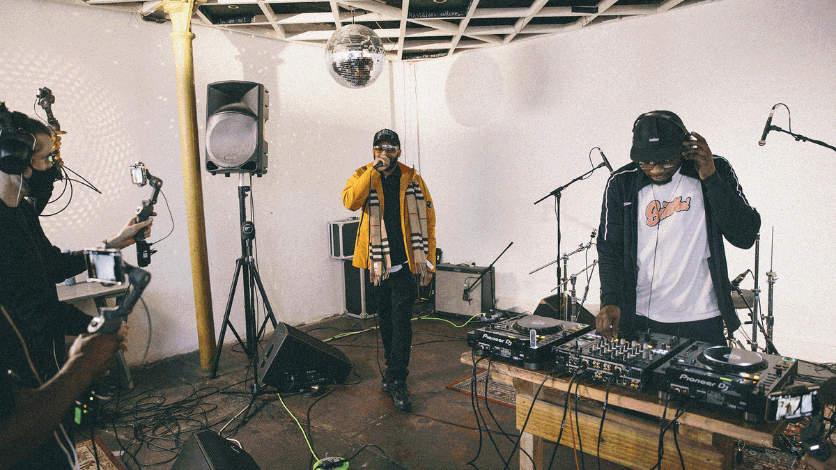 BritishArts's tweet photo. Join us as we take a look back on this year's @SelectorRadio sessions and round up our 20th anniversary celebrations of the show.
Watch @SNOW667's session from last month's special anniversary live stream event: https://t.co/HMqlmvMzw8
#SelectorAt20 https://t.co/5OAlnhmi8d