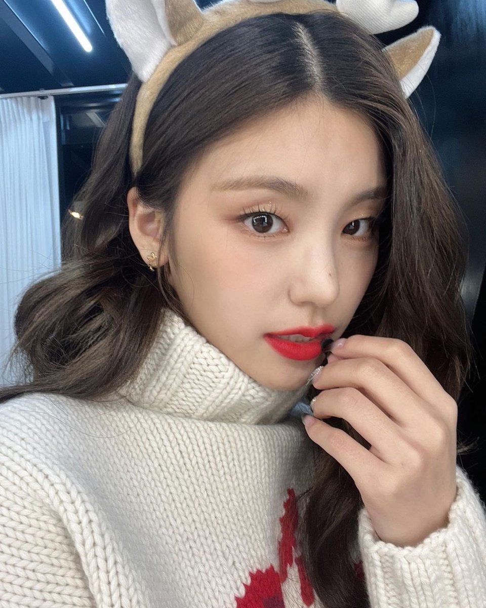 yejigallery's tweet photo. instagram update https://t.co/0Y56hxFlGb
