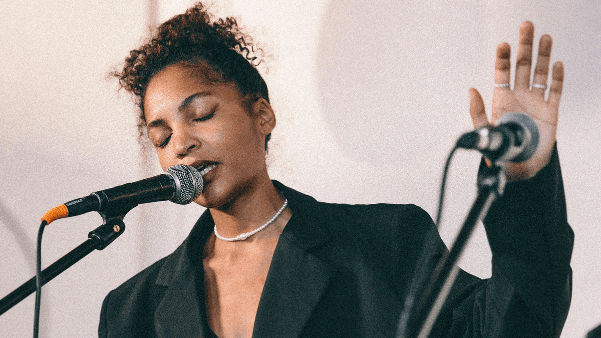 BritishArts's tweet photo. We're looking back at this year's @SelectorRadio sessions as part of our 20th anniversary celebrations of the show.
Catch @SansSoucisMusic's incredible performance from the special anniversary live stream event: https://t.co/mNciHxy1d8
#SelectorAt20 #NewMusic https://t.co/OQuYTnTObY