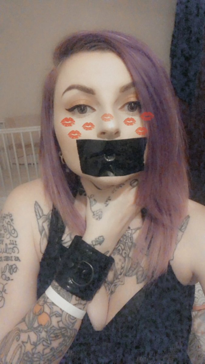 InkedShortStack's tweet photo. Choke me daddy😈👀 #nsfw #chokemedaddy #filthy https://t.co/03EJgm1C9c