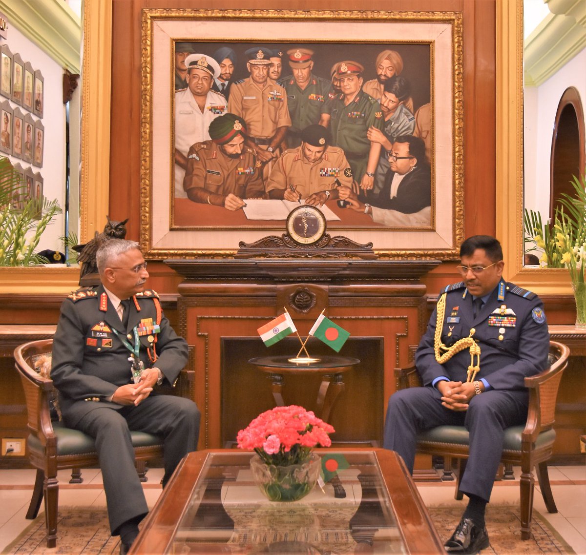adgpi's tweet photo. Air Chief Marshal Shaikh Abdul Hannan, Chief of Air Staff, Bangladesh Air Force called on General MM Naravane #COAS and discussed ways to strengthen the bilateral defence cooperation between the two countries.

#DefenceCooperation
#IndiaBangladeshFriendship https://t.co/oYQDaNzYAq