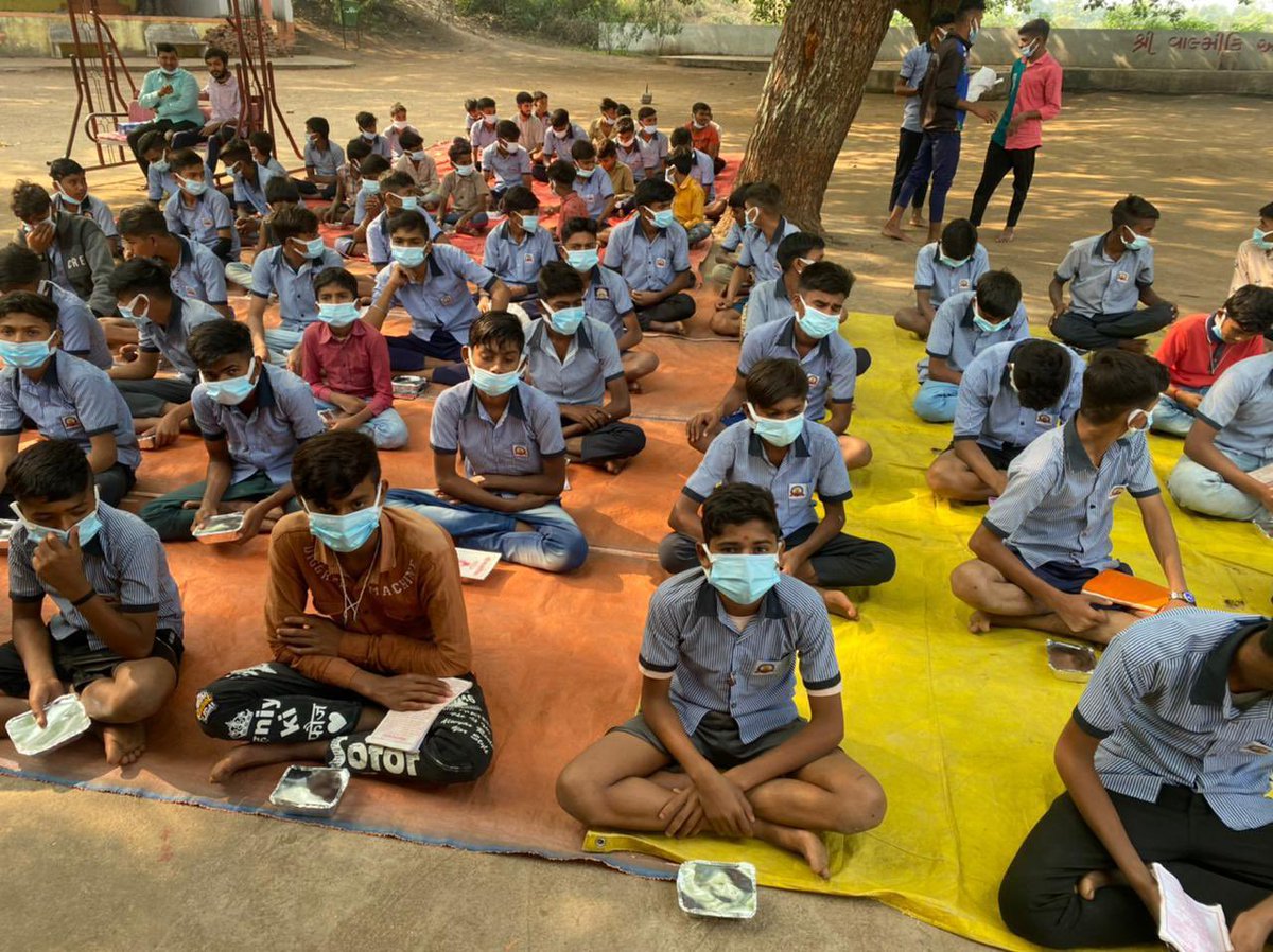 moefcc's tweet photo. #NadiUtsav 2021 @Narmada River #WildlifeInstituteofIndia
Oath ceremony, Quiz &amp; Painting competition and Narmada Ashtak was held at #Garudeshwar, #Shoolpaneshwar WLS Dist. #Narmada. https://t.co/JPKAJsBIlA