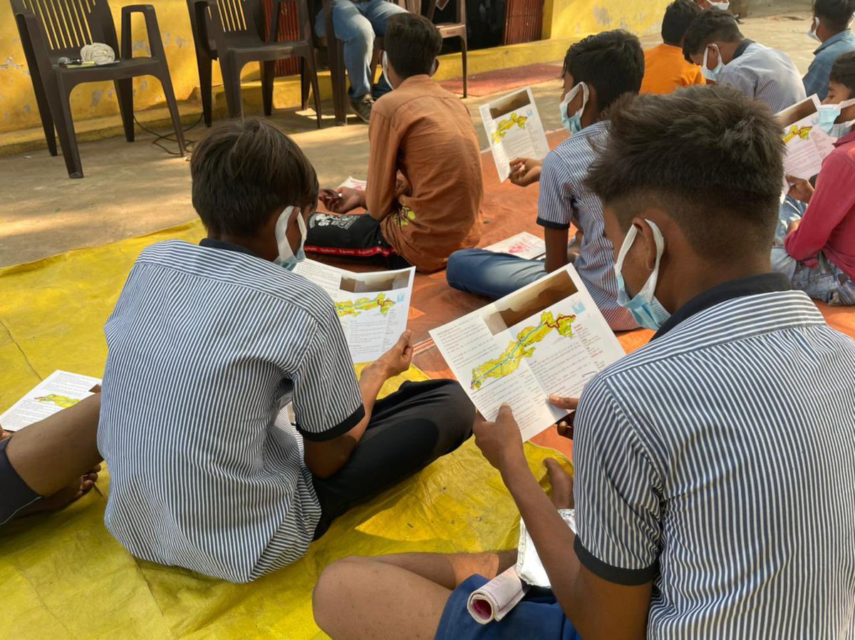 moefcc's tweet photo. #NadiUtsav 2021 @Narmada River #WildlifeInstituteofIndia
Oath ceremony, Quiz &amp; Painting competition and Narmada Ashtak was held at #Garudeshwar, #Shoolpaneshwar WLS Dist. #Narmada. https://t.co/JPKAJsBIlA