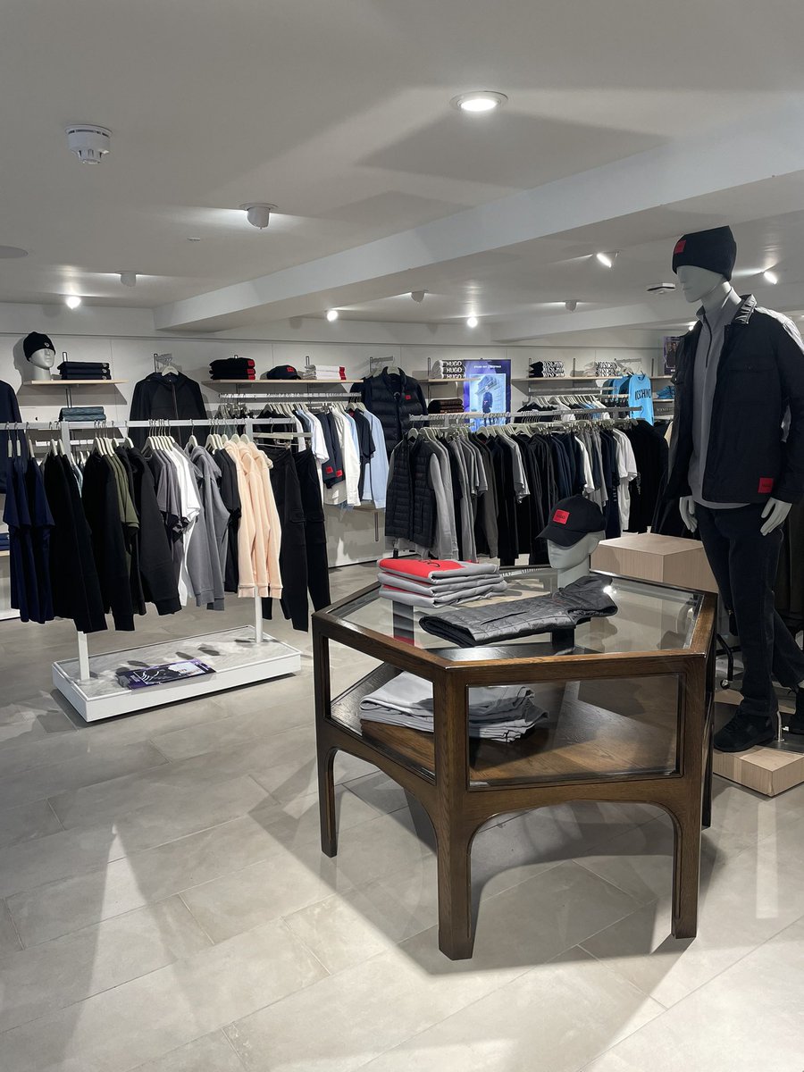 griffwebber's tweet photo. Pity the youth of today..this is fashion lads now apparently!! #black #boring #followthecrowd #sheep https://t.co/4kaLph1itv