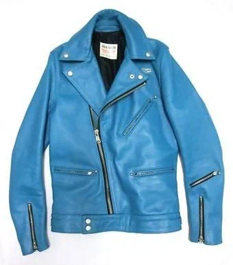 タマモクロス実装おめでとうございます✨
で、誰も気がついてないであろうタマの勝負服の上着のライダースジャケットは「サイクロン」タイプがベースですね。疾風迅雷だけにサイクロンをベースにするとはなんてマニアックな…
#タマモクロス 