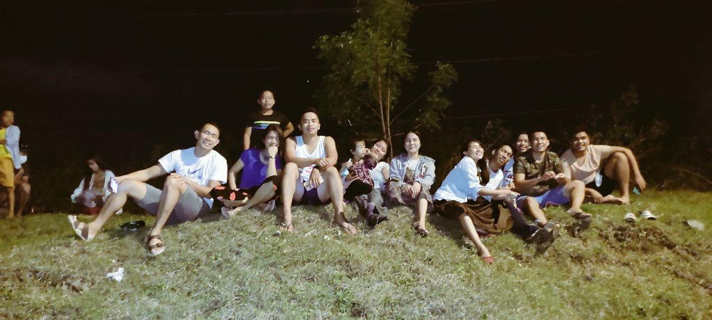 cany_rose's tweet photo. @Stark_axie  POG family ❤️❤️❤️ @Judithfulness  @jm_longakit @Heat0504 @svennyfive @che 

With  Axiefacts  ( @The4th18) , Gutsmek scholars and Axie Alliance scholar (@jeefully14 )  ❤️

Evening Grind turned to #BalotNight coz signal was just as unstable as it was.
#yesternight https://t.co/1NfPTHPJ8p