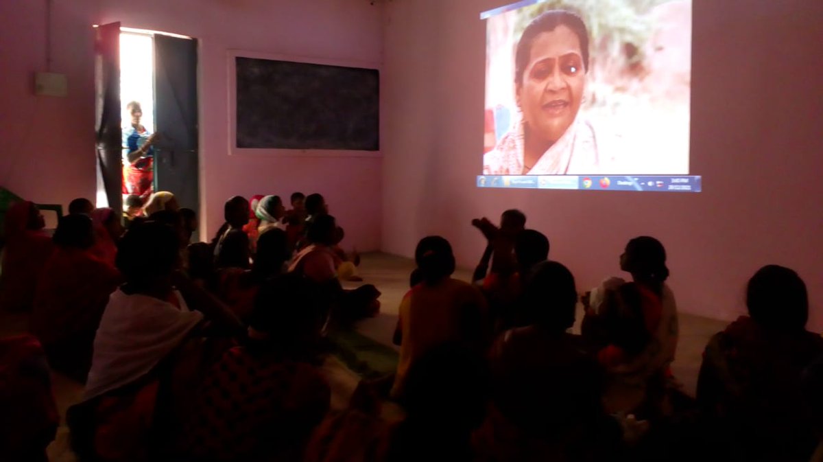 आज दिनांक 20/ 12 /2021 को ग्राम कटुलनार प्रोजेक्टर से वीडियो क्लिप दिखाया गया जिसमें स्वास्थ्य सम्बन्धी और शिशु बत्ती माताओं के द्वारा बच्चों को कैसे देखभाल किया जाए। वीडियो दिखाने के बाद चर्चा किया गया। <a href="/jobzachariah/">Job Zachariah</a> <a href="/abhisheksinghDP/">Abhishek Singh </a> @chandanrai87 <a href="/bhupeshbaghel/">Bhupesh Baghel</a> <a href="/AnilaBhendia/">Anila Bhendia</a>