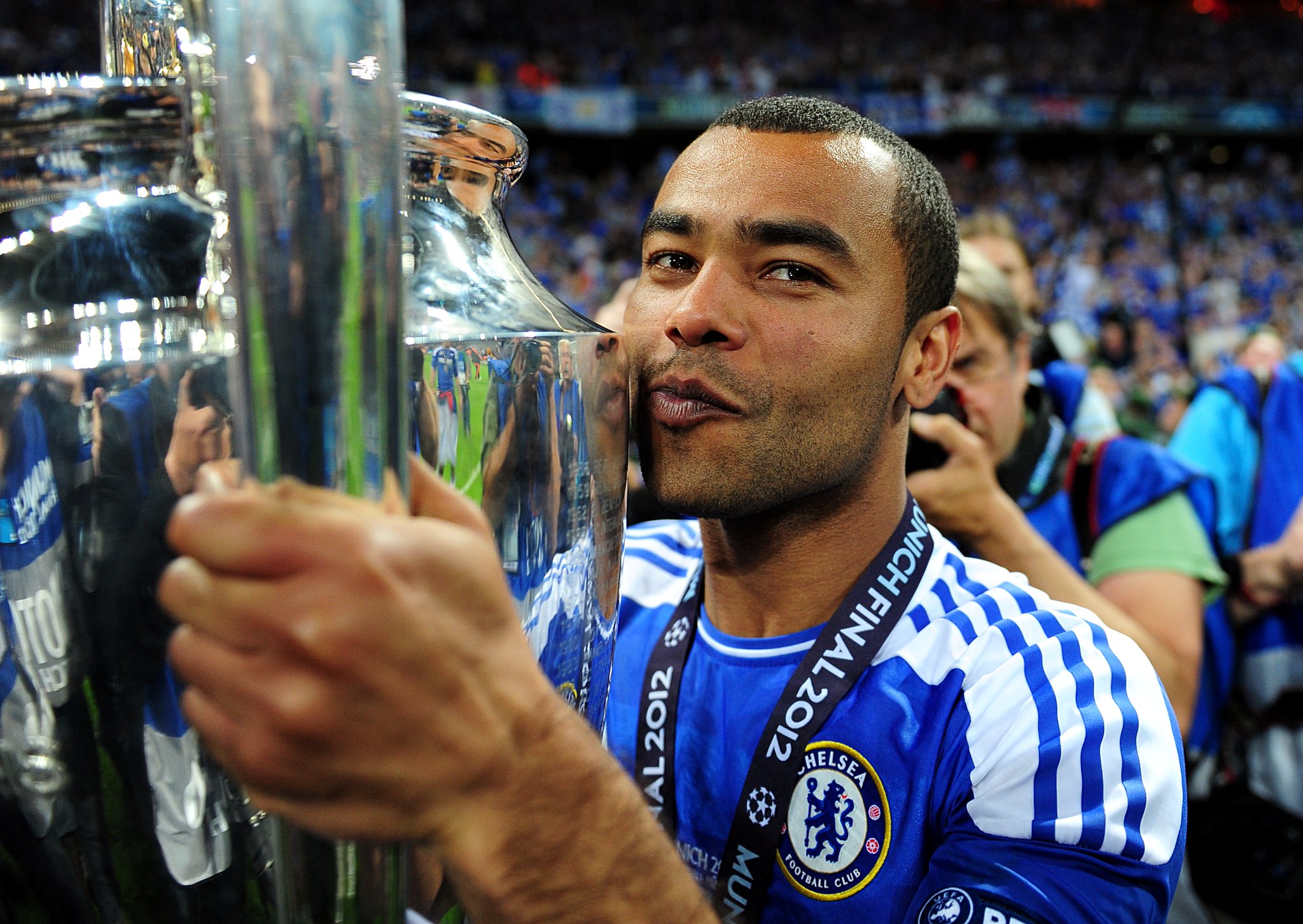 Happy birthday, 2012 winner Ashley Cole! 
