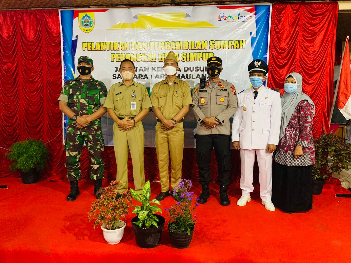 Hari ini Senin 20/12/2021, bertempat di balai desa simpur,
telah dilaksanakan Pelantikan dan Pengambilan Sumpah untuk Arif maulana dengan Jabatan Kepala Dusun (Kadus) Dusun Barong Desa Simpur.

<a href="/dinpermasdespml/">Dinpermasdes Pml</a>
<a href="/puspindes/">PUSPINDES</a>
@muktiagungwbw 
<a href="/ganjarpranowo/">Ganjar Pranowo</a>