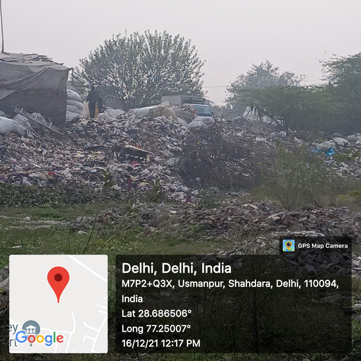 OperationClean2's tweet photo. दिल्ली उस्मानपुर गांव पूर्ण रूप से एक रिहायशी क्षेत्र है।
गांव में चलाई जा रही प्रतिबंधित प्रदूषण फैलाने वाली फैक्ट्रियों की बिजली आपूर्ति काटकर @bsesdelhi अपनी नैतिक जिम्मेदारी पूर्ण करें।

@DPCC_pollution @CPCB_OFFICIAL @ANI @acsnzedmc @dc_snz_edmc @KulbirDeswal2 @AAP_Harish https://t.co/0wCsvthdiF