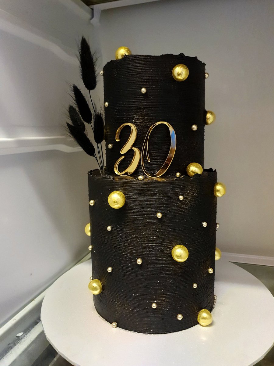 ServedSweet_'s tweet photo. Classy Sexy 30 🖤💛 https://t.co/gxnje0sIYc
