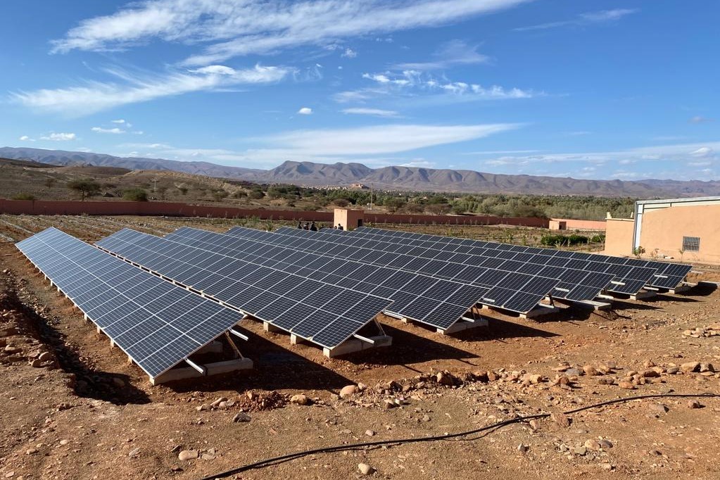 EnabelauMaroc's tweet photo. #PAGIE lutte contre le #changementclimatique 
Avec l’installation des systèmes d’énergie ☀️#photovoltaïque dans 11 unités frigorifiques d’ici 2022
La facture énergétique réduite de 70% permettra d’améliorer la valorisation de dattes  #Actforimpact #SDGs #ORMVAT #ORMVAO #ONCA #ADA https://t.co/J6BvitoK8Q
