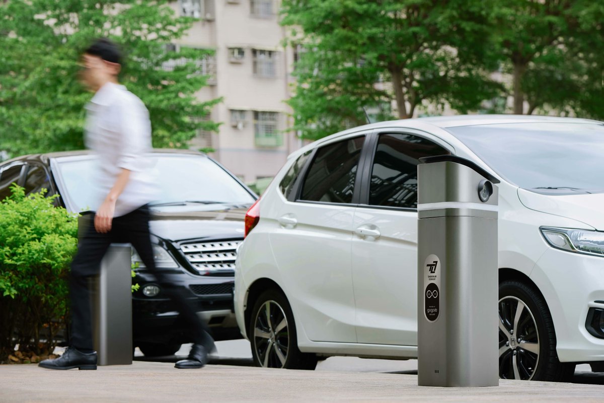 Pachecosss's tweet photo. 3 in a row goal: Recycle, partnership and off-grid new tech: Gogoro Launches New Swappable Battery Initiative with Introduction of Smart Parking Meters https://t.co/h8KTmQZzXo
#SmartCities 
#battery 
#Mobility https://t.co/KycdRyApx3