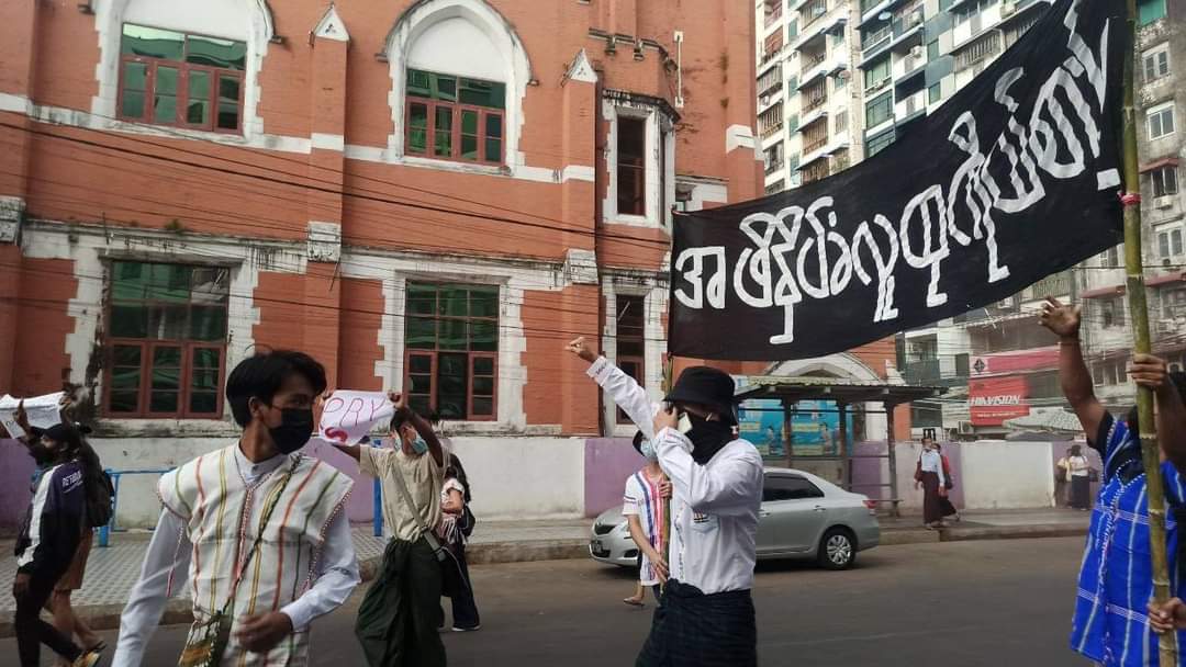 GenStrikeCom's tweet photo. "Representing The Oppressed Civilians"

#Kyimyintine Youth Strike Committee evening protest in #Yangon in solidarity with ethnics brothers and sisters in #Myanmar.

' ခွင့်တူညီမျှဝါဒ ကျင့်သုံးဖို့ တောင်တန်းပြည်မ အတူရုန်းကြစို့ ' 

#KYSC #Dec20Coup 
#WhatIsHappeningInMyanmar https://t.co/wVP0KZzL7v