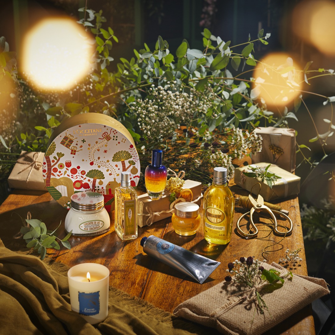 Sérum Reset, Crema de Manos Karité, Aceite de Ducha Almendra, Eau de Toilette Verbena... 💚 Nuestros productos icónicos ya están preparándose para celebrar las fiestas 🎄 ¿Ya sabes cuáles te van a acompañar? 🎁🤗

bit.ly/3dXjNN7