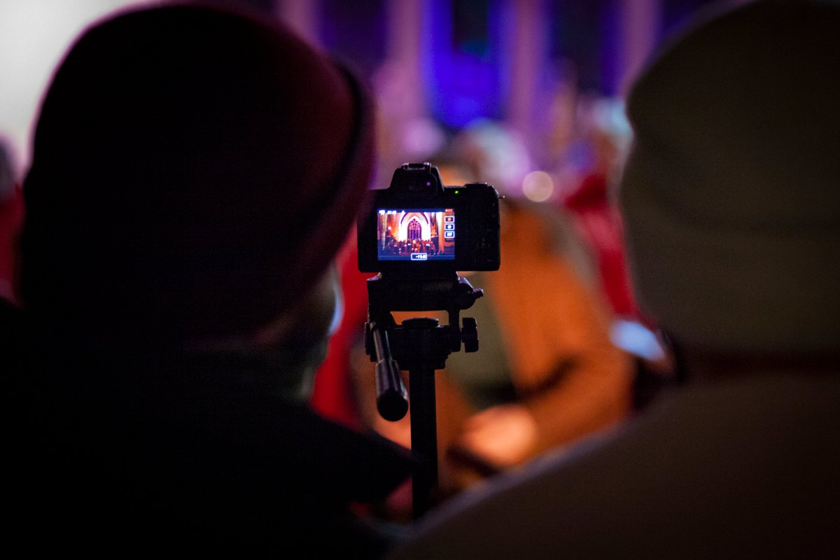 FromOut_TheLand's tweet photo. Something amazing happened last week in Clonmel🤩Can anyone guess what we are doing🤔Let’s just say our friends @clonmeljunction have a special surprise for you this Christmas🎁 All will be revealed this week🥳
📸 Kevin O'Donnell
#artscouncilsupported #tippcocosupported #LLPPSS https://t.co/CU0TPaSd4F