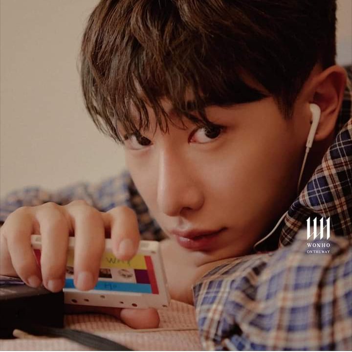 17t_aye's tweet photo. Wonho es tan lindo y amable que se merece el mundo entero.
Lo amo❤️🐰
#원호 https://t.co/PzDnnGx9zg