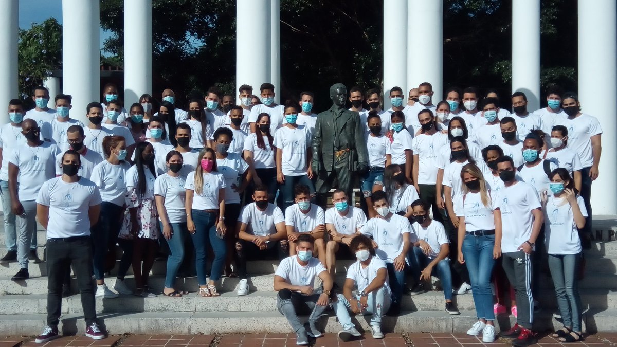 Muchas felicidades a la <a href="/FeuCuba/">FEU de Cuba</a> en su 99 aniversario!!! Como regalo la <a href="/universidad_uci/">Universidad de las Ciencias Informáticas</a> gradúa hoy 391 profesionales de las Ciencias Informáticas que llevarán siempre en el corazón el espíritu revolucionario de Mella y José Antonio. #CubaVive en ustedes!!