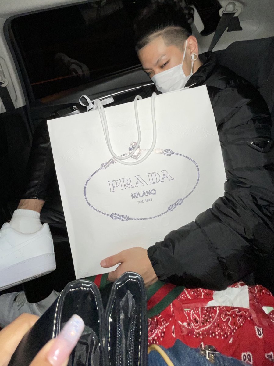 2ヶ月前までコンビニでおにぎりも自分で買えなかった　💀