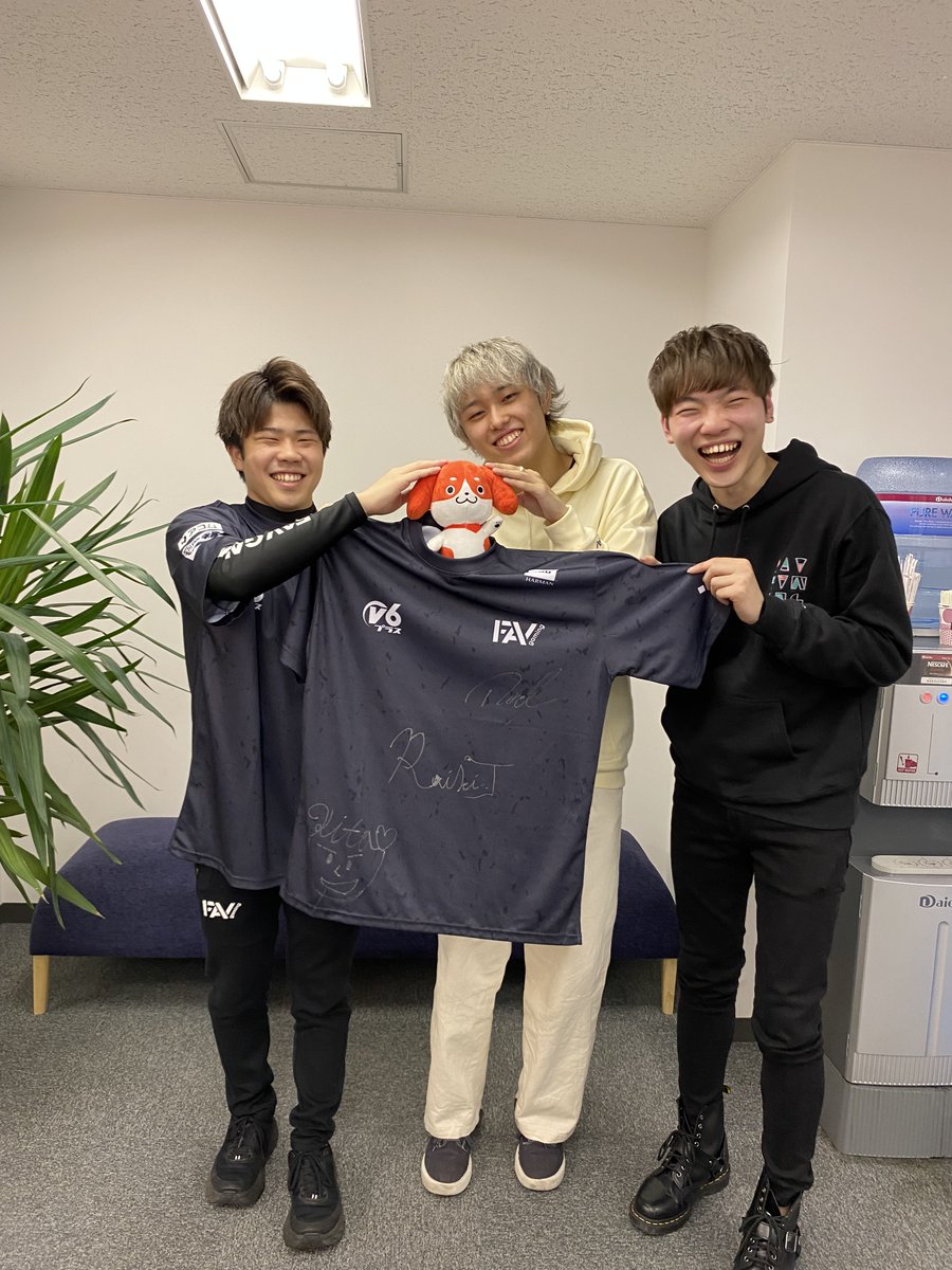acom_official's tweet photo. 🎮#アコムFAVチャレンジ🎮

イベント終了です‼

ご参加いただいた皆様、RAD選手(@Monkey_D_WIMPS)、ライキ選手(@raikijones0331)、きたっしゃん選手(@Kitassyan)、ありがとうございました🏰⚡ https://t.co/MYOoS4VruY