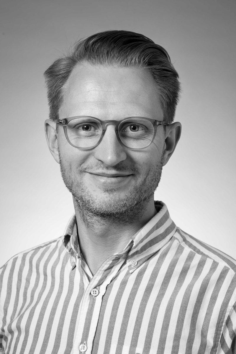 Department of Clinical Epidemiology, Aarhus (@dceaarhus) on Twitter photo Earlier in December, Associate professor <a href="/Morten__Schmidt/">Morten Schmidt</a> received the Jorcks Foundation Research Prize 2021 for his research into heart disease and medication side effects. Congratulations, Morten! Learn more 👉 health.medarbejdere.au.dk/en/#news-21717 Earlier in December, Associate professor <a href="/Morten__Schmidt/">Morten Schmidt</a> received the Jorcks Foundation Research Prize 2021 for his research into heart disease and medication side effects. Congratulations, Morten! Learn more 👉 health.medarbejdere.au.dk/en/#news-21717
