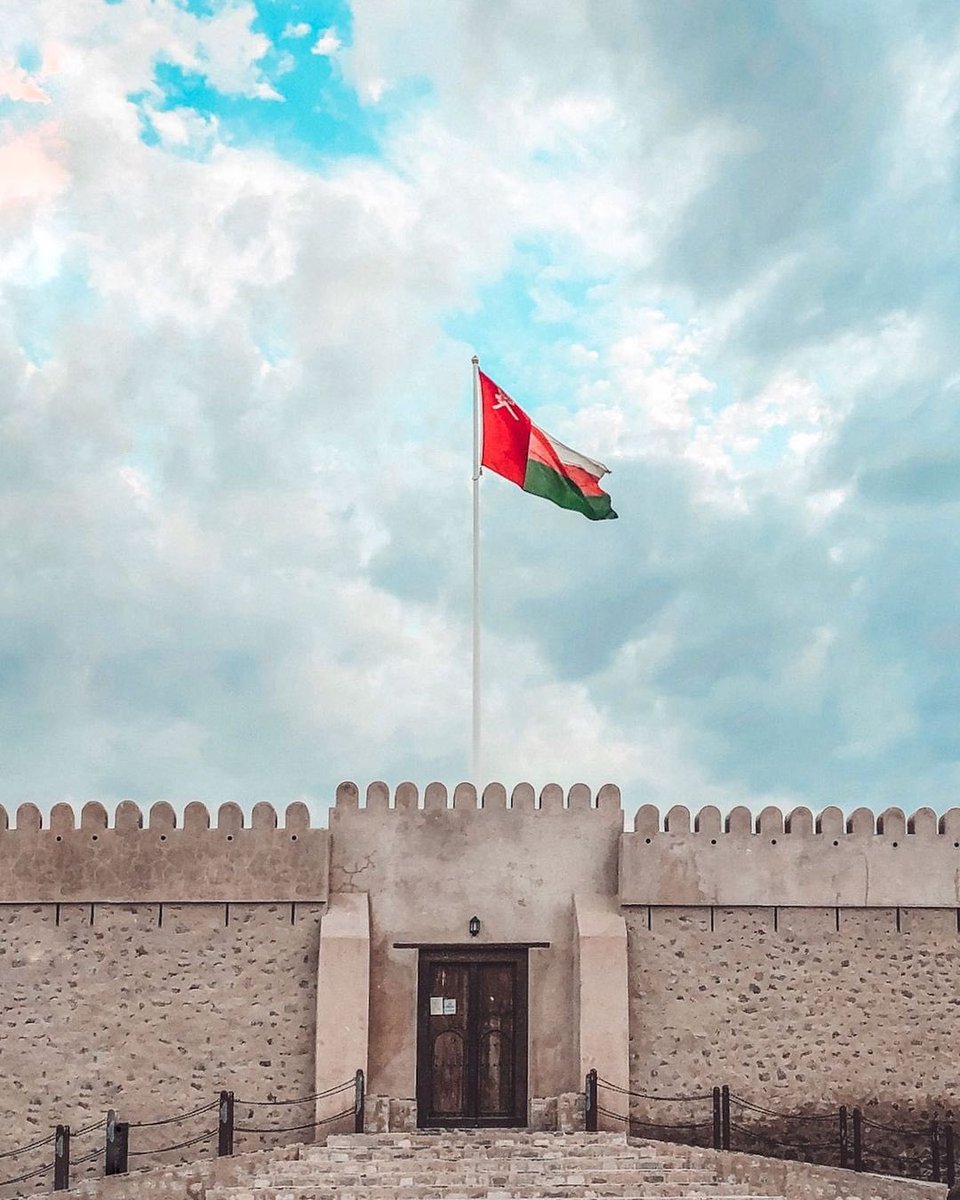 -
اللهُم عُمان وشعبها ❤️🇴🇲.

#مساء_الخير 
 #شعورك_هاللحظه