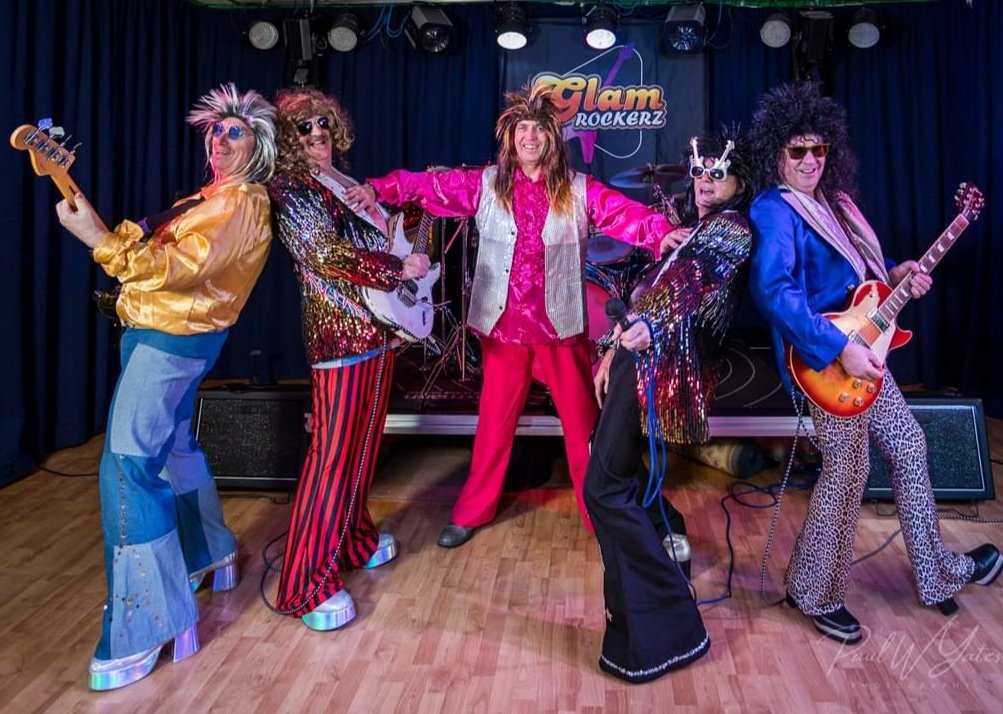 Merry Christmas from the GlamRockerz