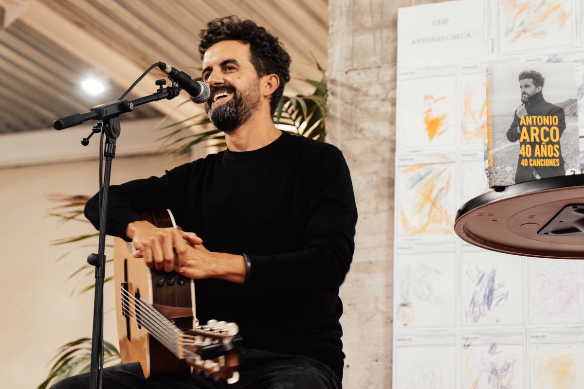 _AArco's tweet image. El pasado Miércoles estuve en #TorredelMar presentando mi libro y cantando algunas canciones y el Sábado por la mañana hice lo propio en #Logroño. Gracias a todos los que me acompañasteis en ambas citas, estuve en la gloria ❤️

📷 @javihigh07