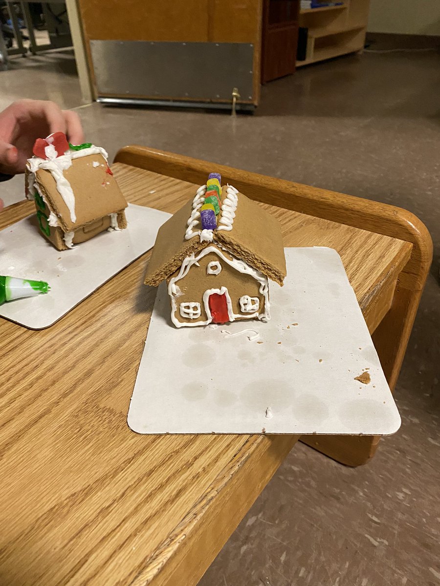 November_Alpa_B's tweet photo. Operation Make A Village - Hell Raiser Style… We obviously know which house is the winner 🤣 @Raptor_6_ @Raptor_Se7en @ColdCobra_6 @ColdCobra_7 @SentinelSix @SentinelSe7en https://t.co/LOQmwUhrov