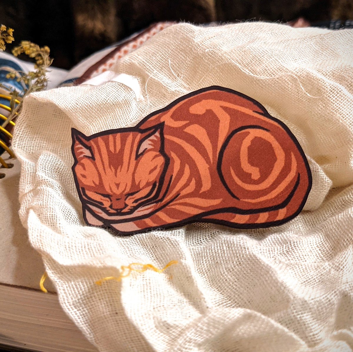 Badgical's tweet photo. Today is the last day to order for UK delivery by Christmas! 🎁🔜🎄

Beautiful brooches and pins drawn from historic artworks. Every one comes with a matching card &amp; info about the art! 
https://t.co/fKpSxbN3Ts

First class postage and gift note included. #Christmasgifts https://t.co/BuHlOBEDnP