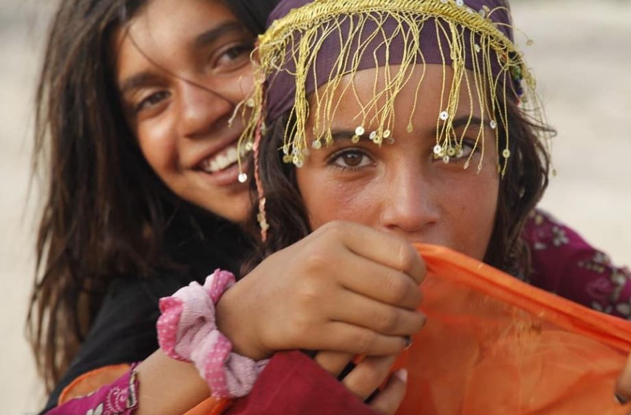 SasanMoayyedi's tweet image. Nazanin.
The bitter story of gypsy girls on the outskirts of Bandar Abbas.
Dream of marrying a slave girl to a small business on the Persian Gulf just to live under the roof

#photography #documentphotography #Documentary #iran #girls #woman