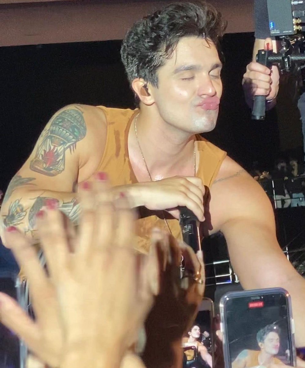 bigloveluanr's tweet photo. Eu me apaixono pelo seu sorriso todos os dias @luansantana ☄️😍 #LuanTheComeback https://t.co/DkzveJ5rl1