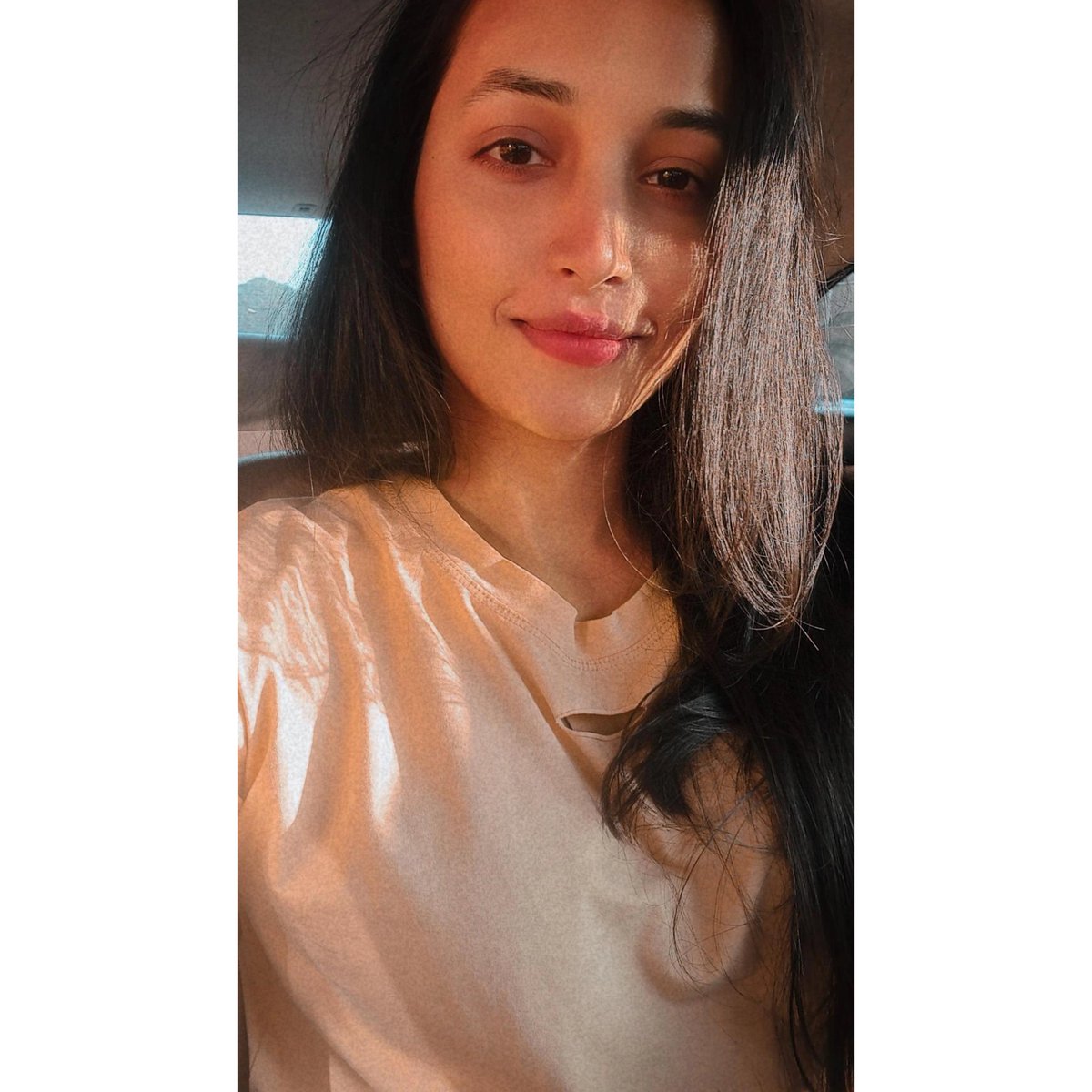 SrinidhiShetty7's tweet photo. Hi there!! 💜 https://t.co/2BEGK68zOz
