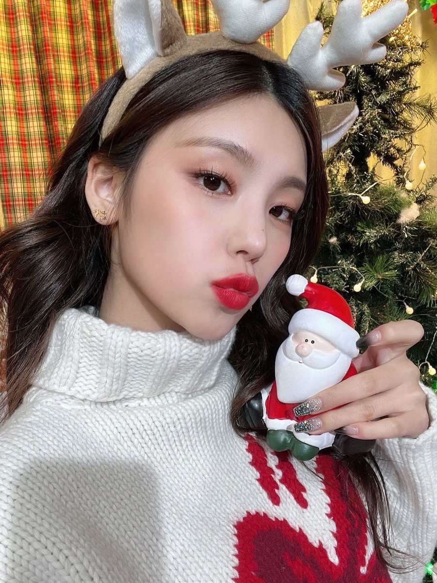 yeji bubble 🖤 tweet media