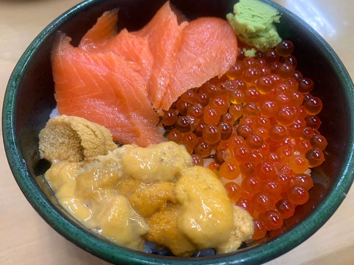 Seafood bowl/海鮮丼